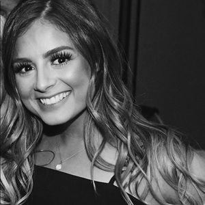 Meet your Posher, Alexandra